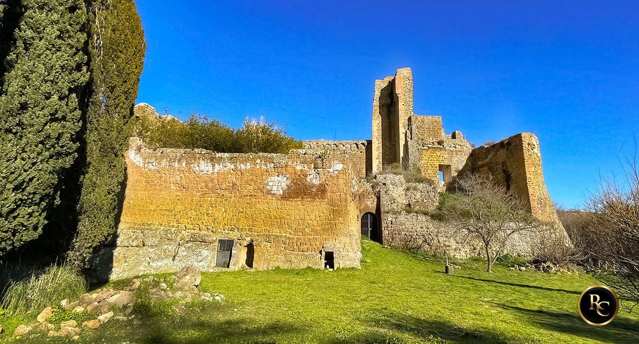 Rocca Aldobrandesca in Sovana private excursions from Civitavecchia to Tuscany